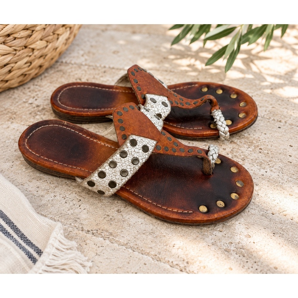 FRYE Rachel Moto Toe Ring Thong Sandals Brown Leather Studded Women Size 7.5